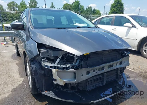 2018 Ford Focus Se z USA, uszkodzony, nr VIN 1FADP3F26JL208672